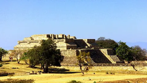 [图]申花米内罗帽子戏法力克神户胜利船