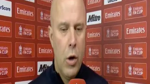 激战半场，申花0-2不敌神户，井手口阳介、山川哲史双响，阿苏埃中框神作再现！